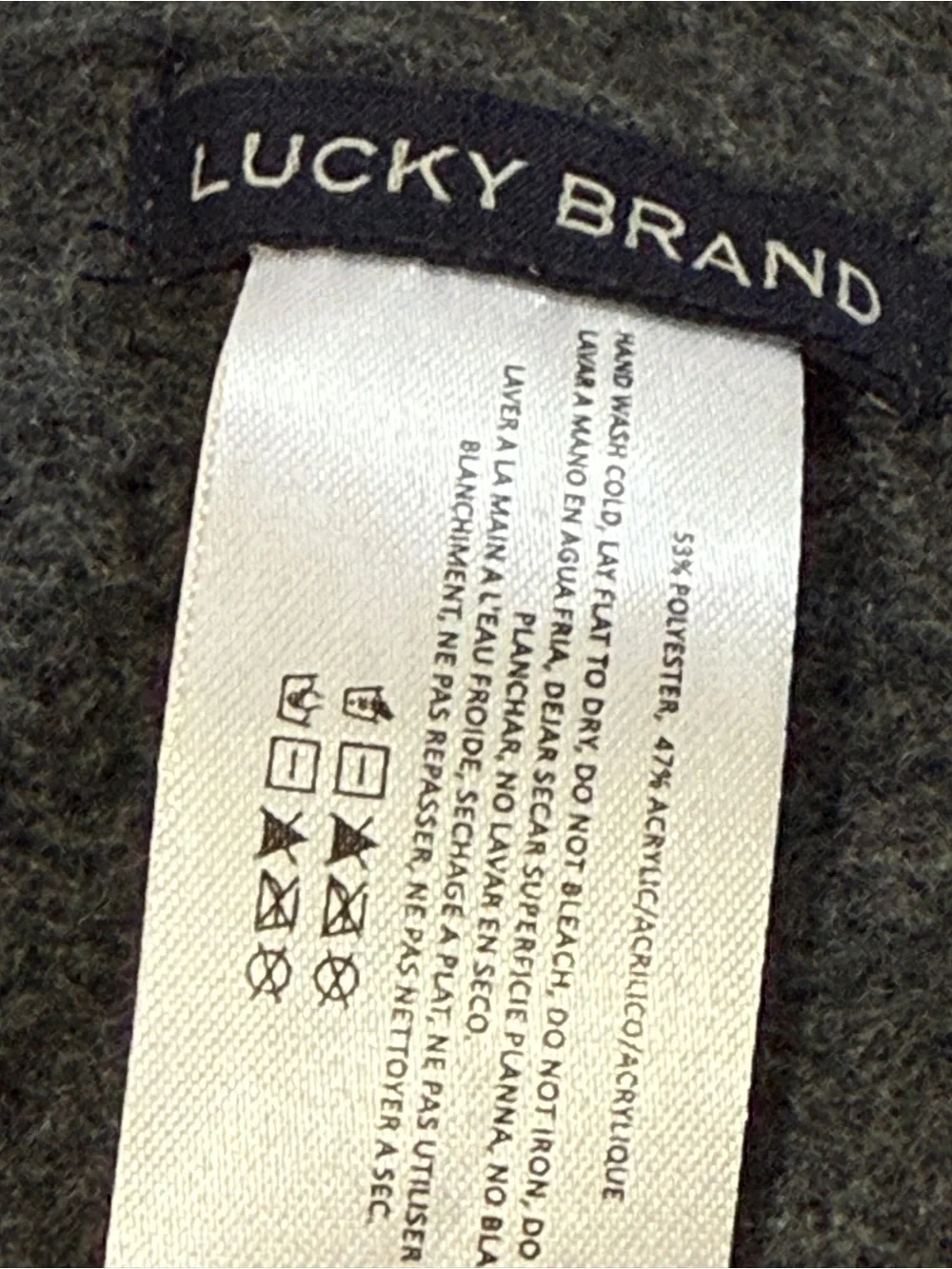 Lucky Gray Women's Cashmere-Blend Wrap Scarf. NWT.